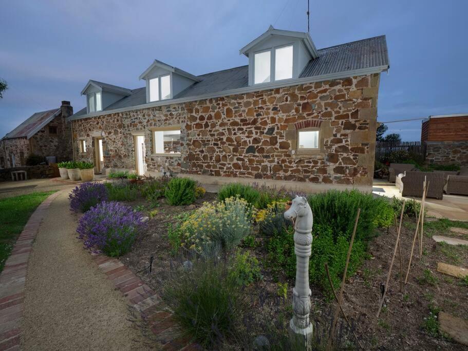 Villa *Newly Relisted* Coach House At Lisdillon Vineyard Little Swanport Esterno foto
